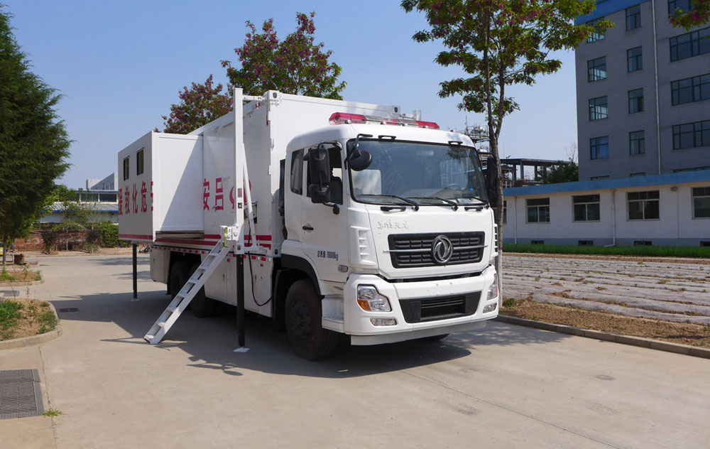 应急救援通信指挥车