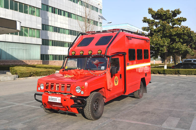 应急救援前突保障车