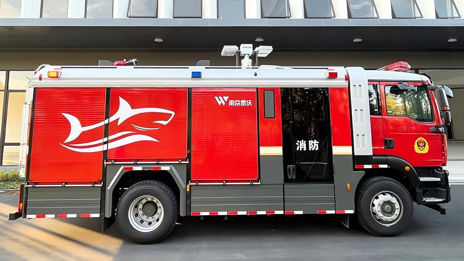 雷沃之星 AP45型多功能城市主战车