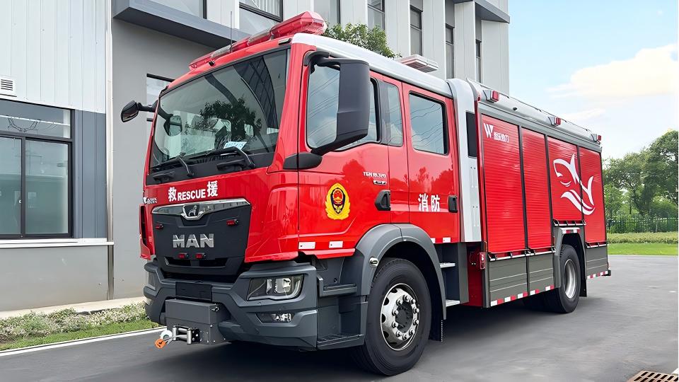 雷沃协力 AP50型多功能城市主战车